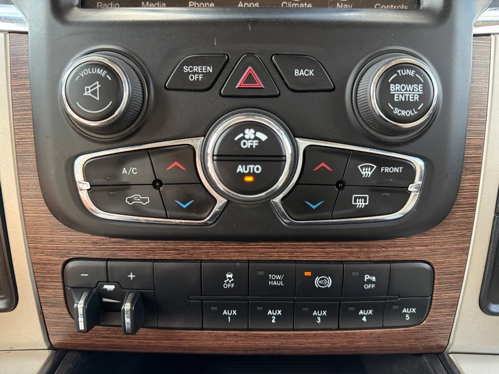Used 2014 RAM 3500 Laramie w/ Convenience Group AWD/4WD image 40