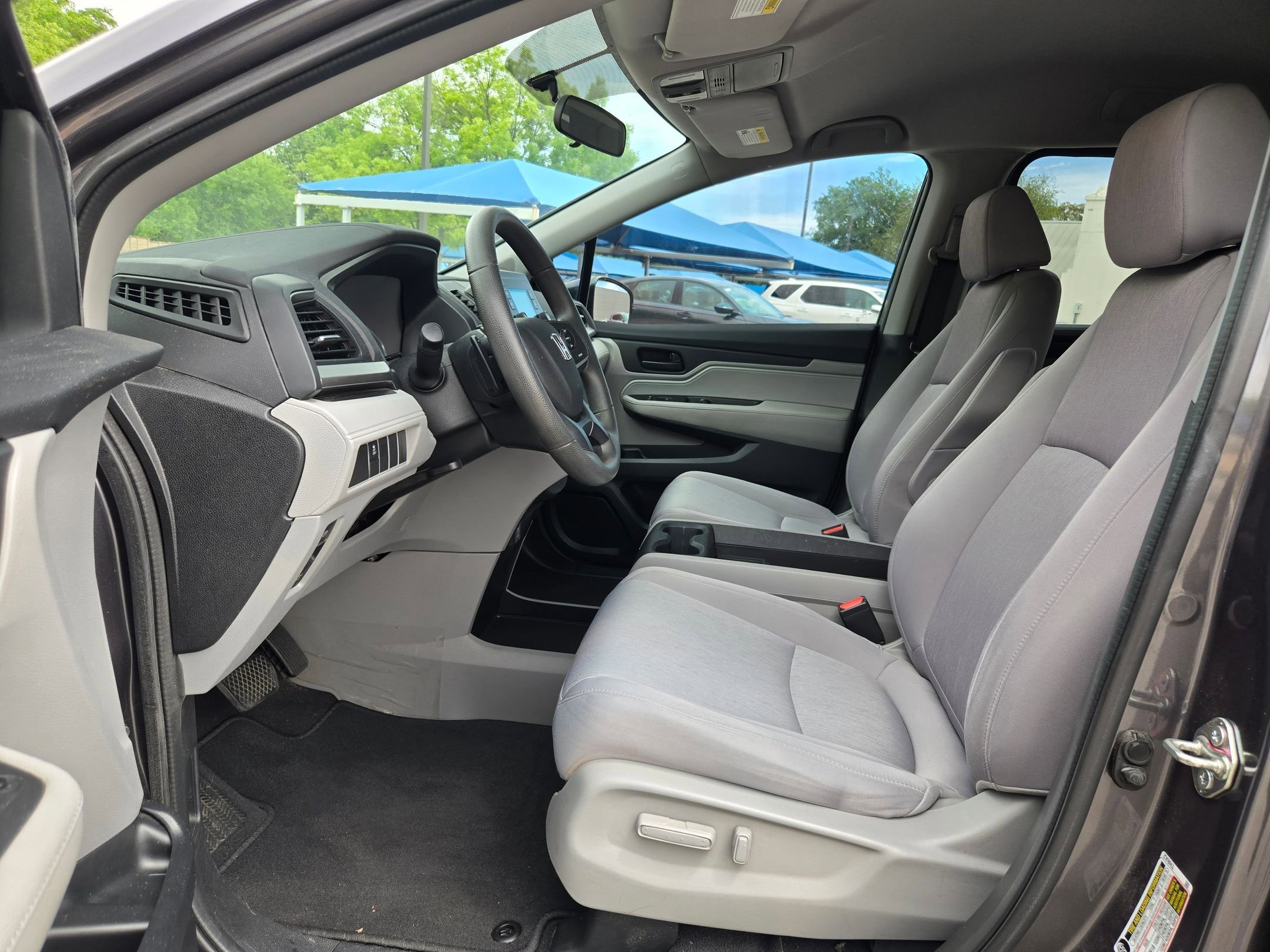 Used 2018 Honda Odyssey LX image 9