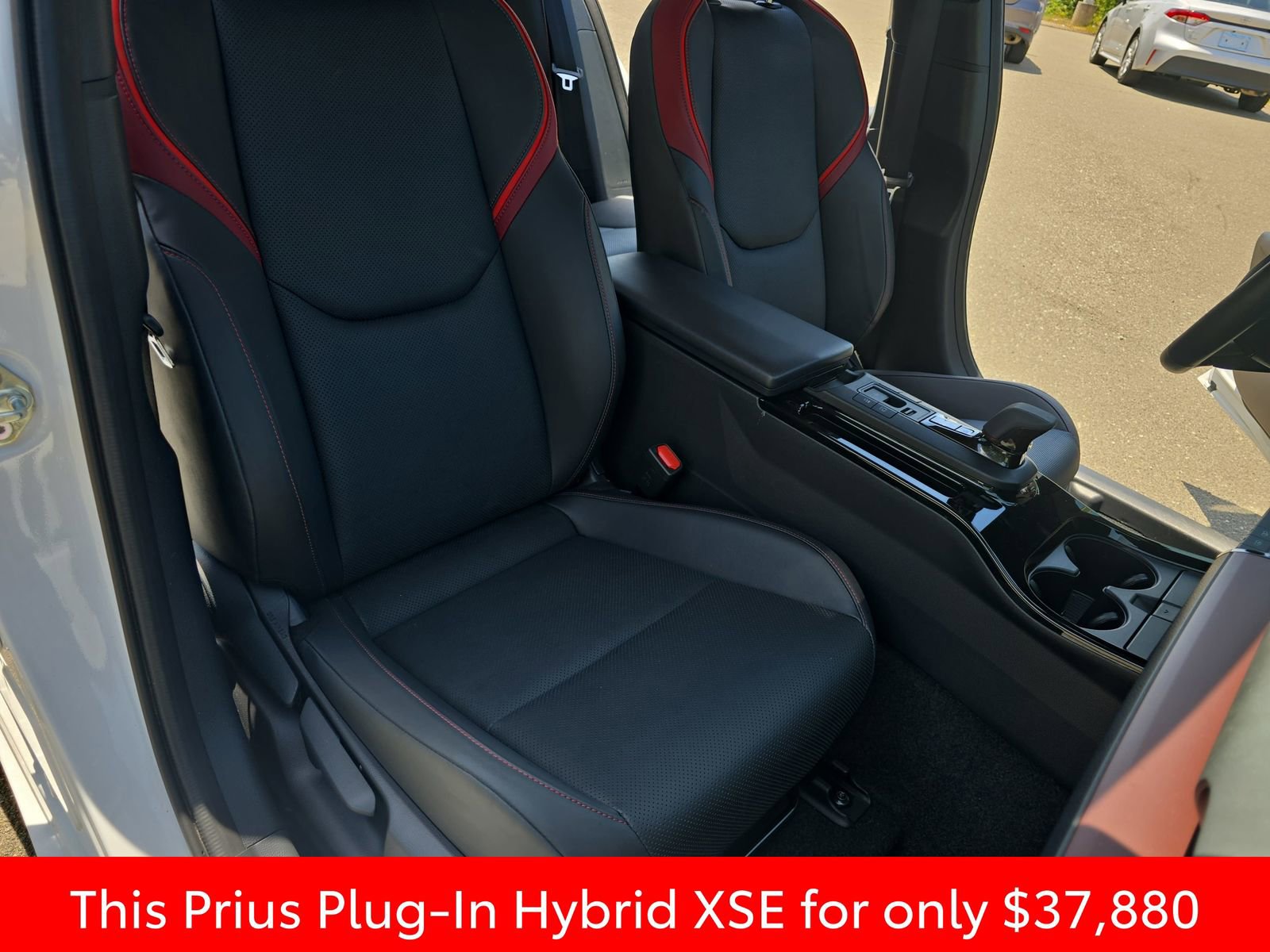 Used 2026 Toyota Prius Plug-In Hybrid FWD image 17