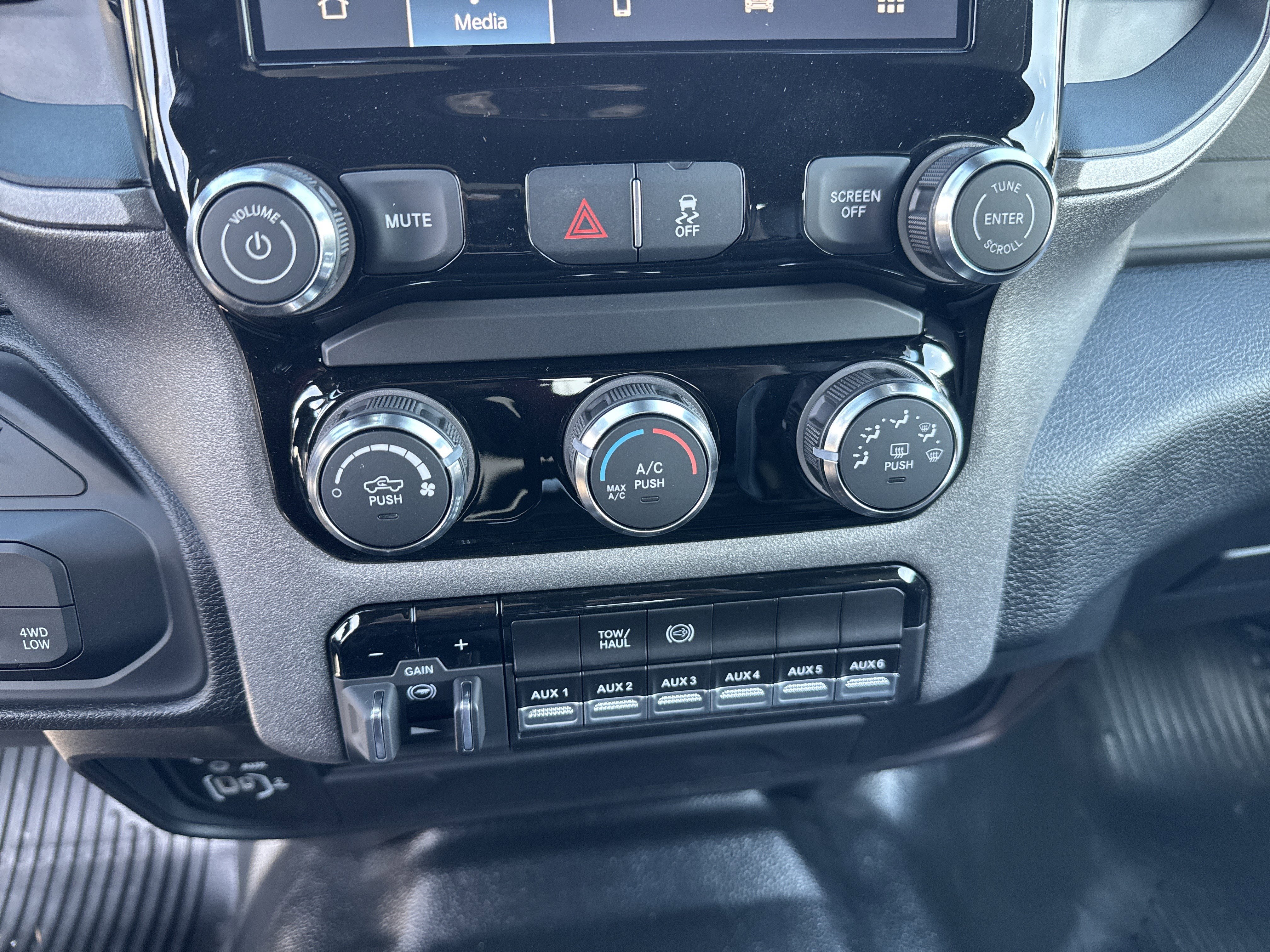 New 2026 RAM 3500 Tradesman AWD/4WD image 33