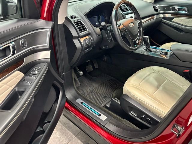 Used 2016 Ford Explorer Platinum image 18