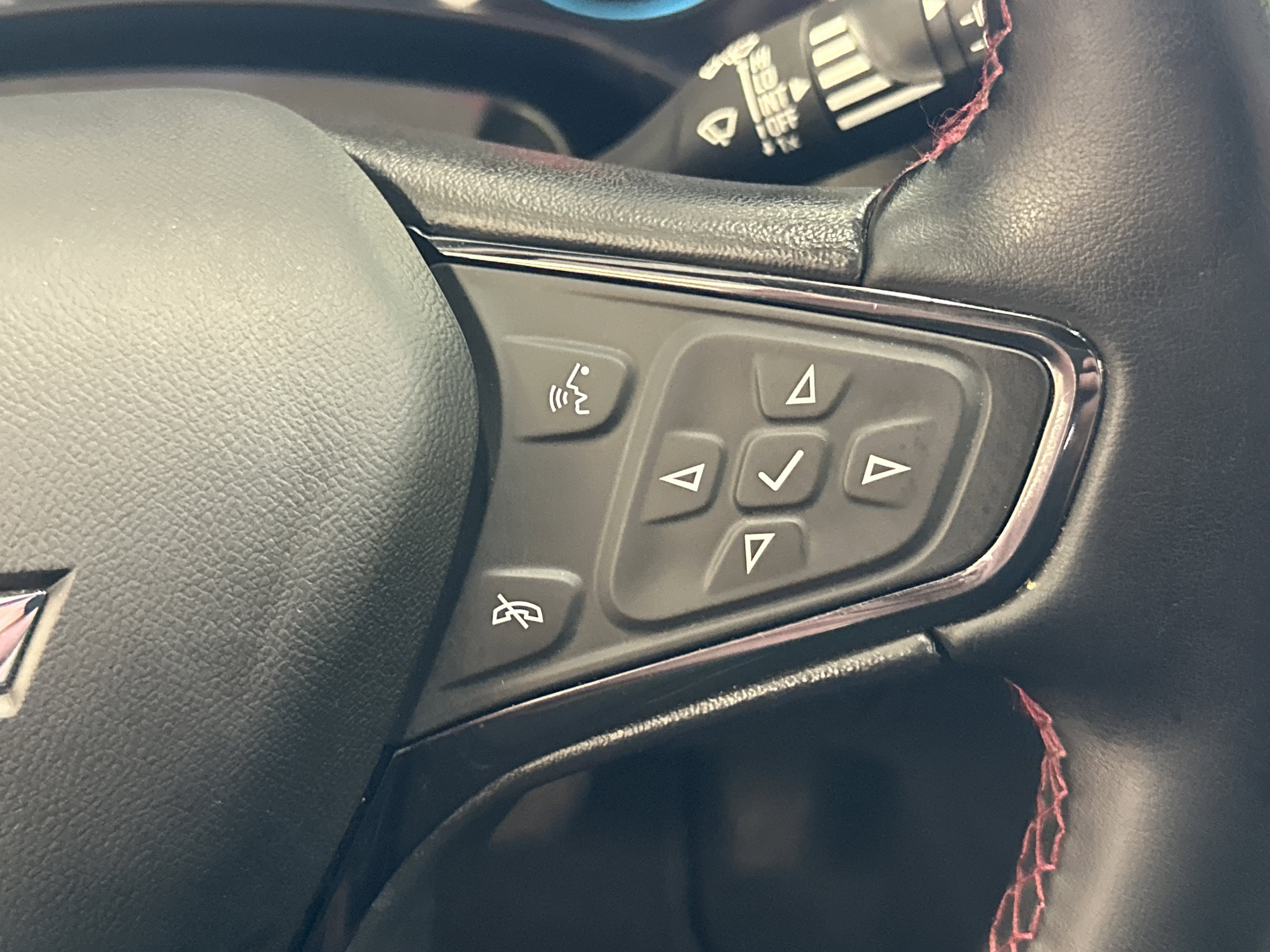 Used 2023 Chevrolet Equinox RS image 32