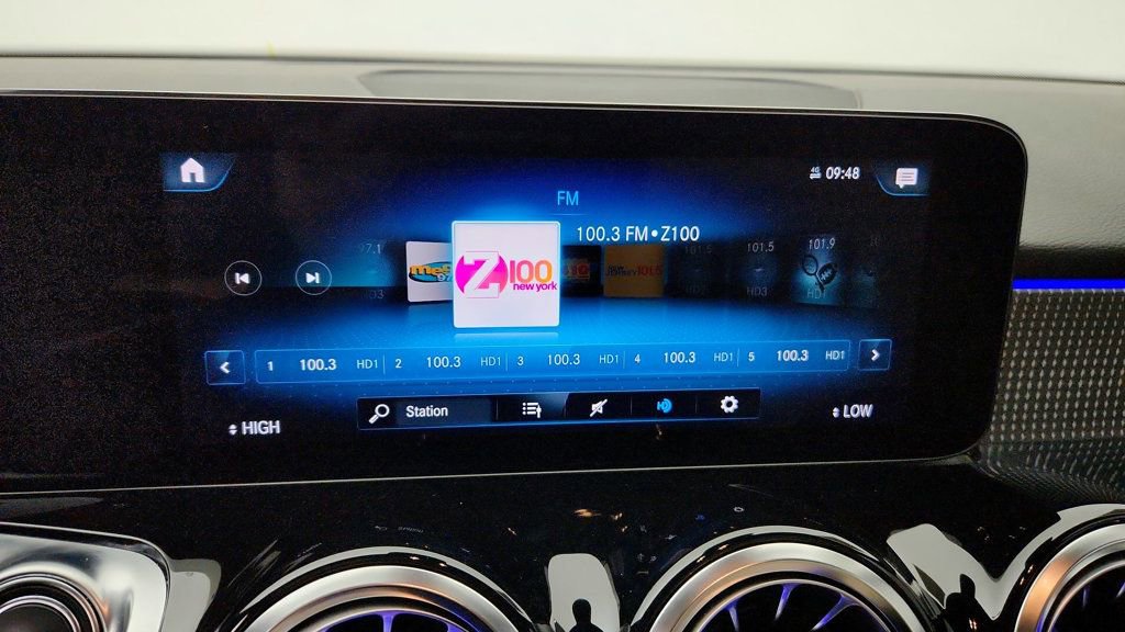 Used 2023 Mercedes-Benz EQB 250+ image 17