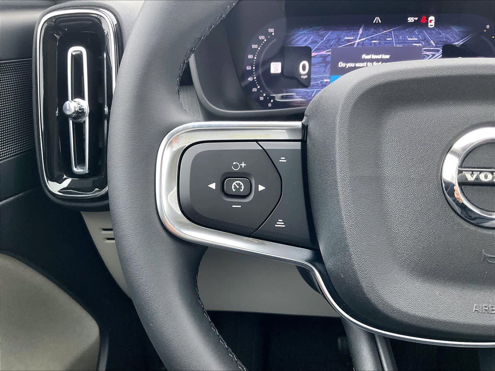 New 2026 Volvo XC40 B5 Plus w/ Protection Package Premier AWD/4WD image 17