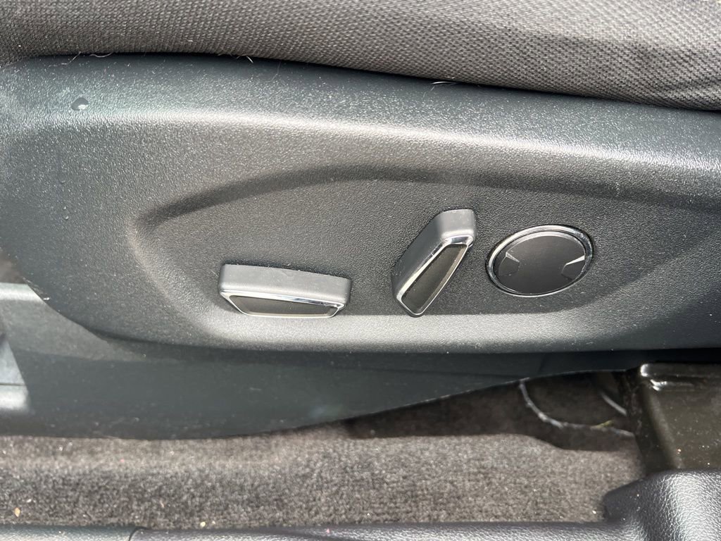 Used 2018 Ford Explorer XLT image 51