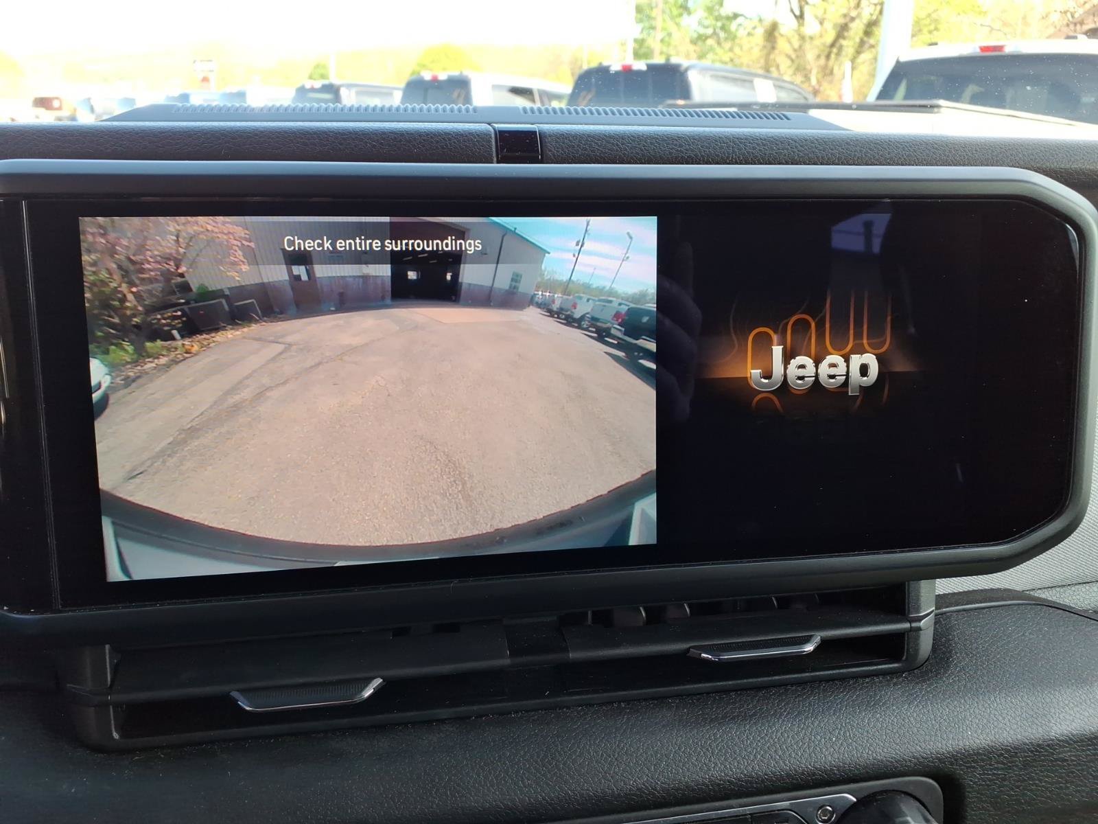 Used 2024 Jeep Wrangler Unlimited w/ Convenience Group AWD/4WD image 12