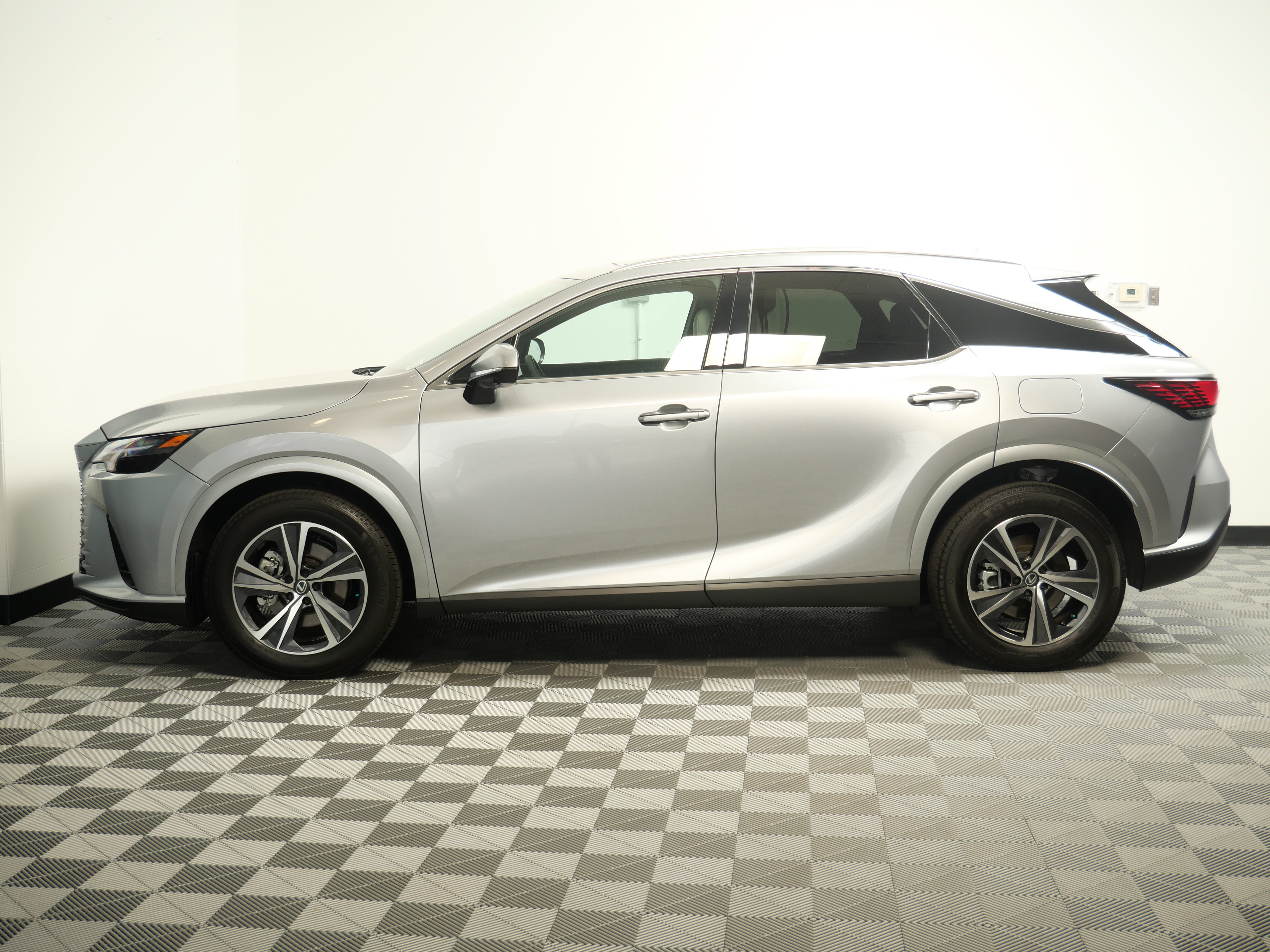 Used 2026 Lexus RX 350 Premium w/ Convenience Package AWD/4WD image 5