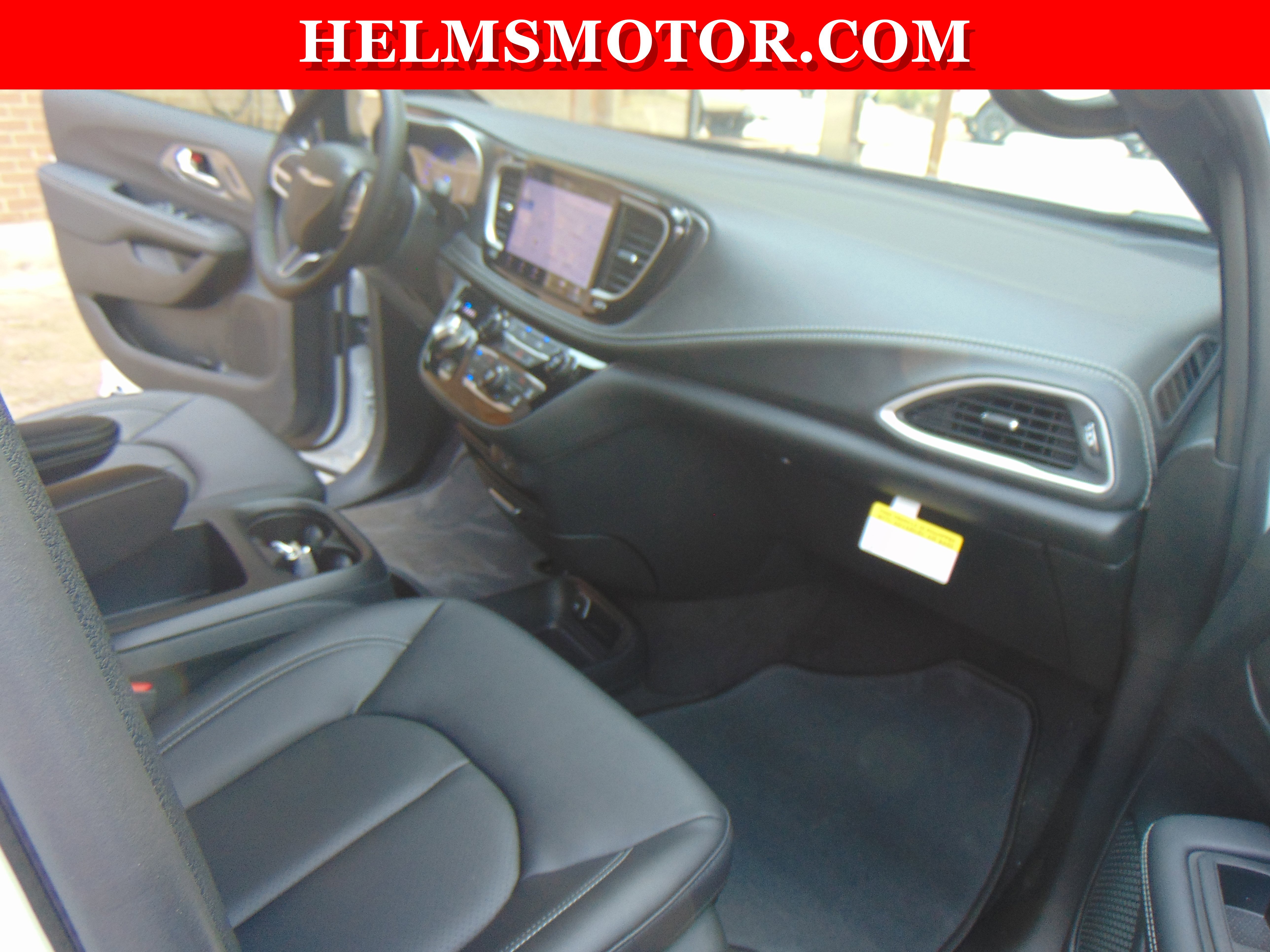 New 2026 Chrysler Pacifica Select image 38