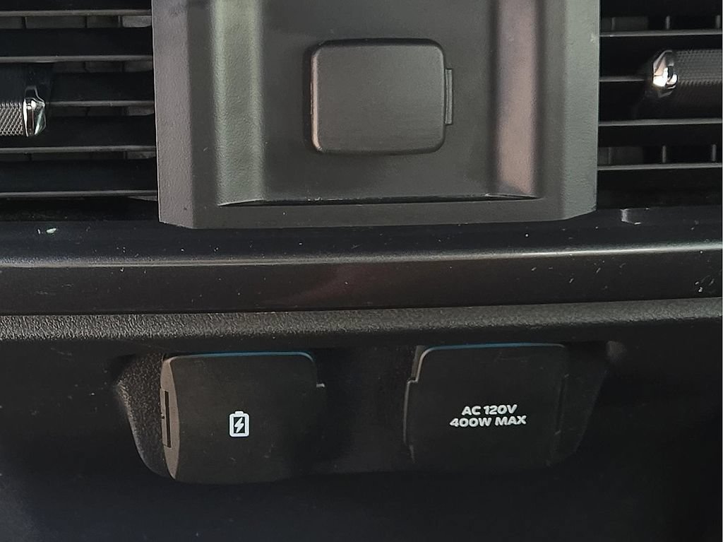 Used 2023 Ford F150 Lariat AWD/4WD image 9