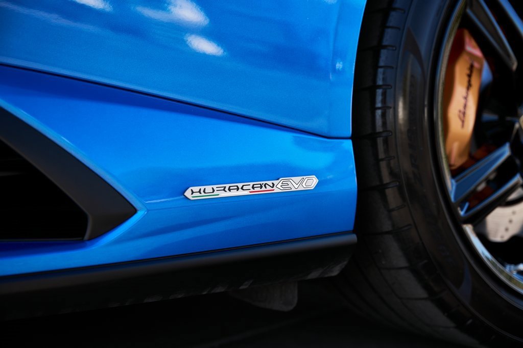 Used 2020 Lamborghini Huracan EVO image 7