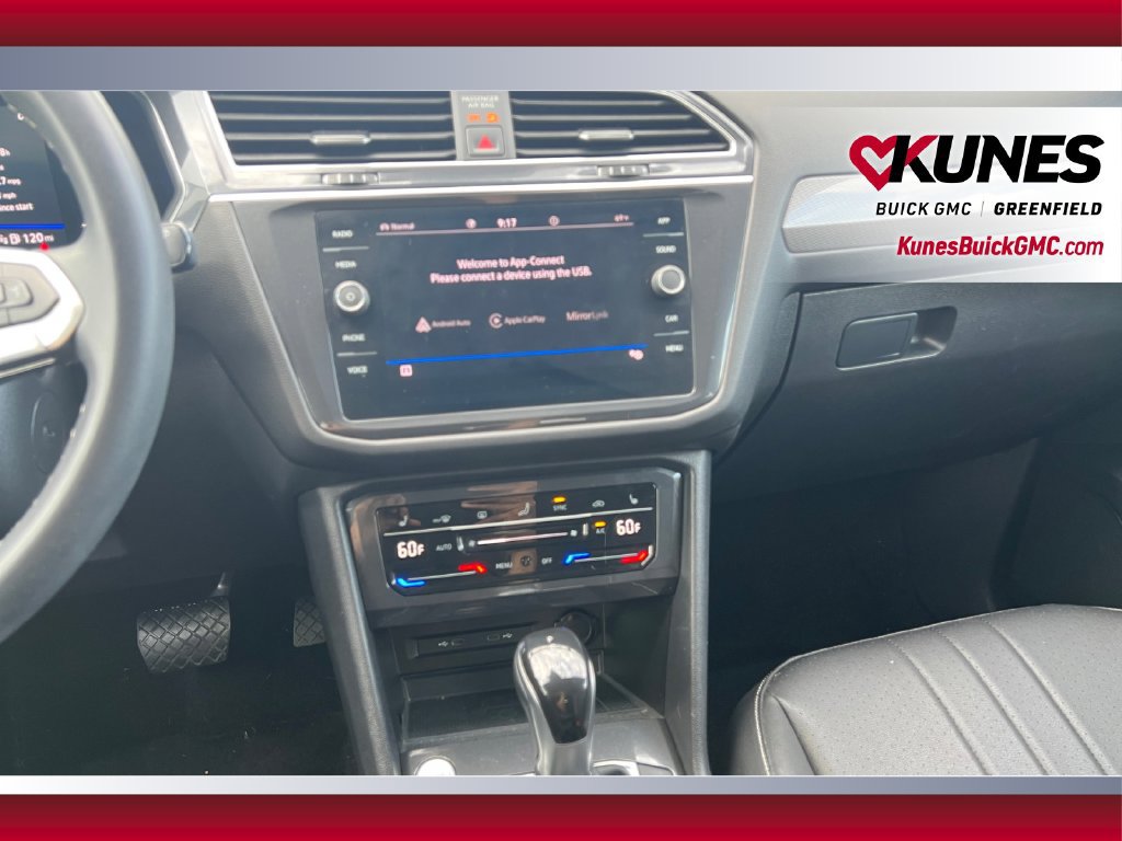 Used 2023 Volkswagen Tiguan SE AWD/4WD image 34