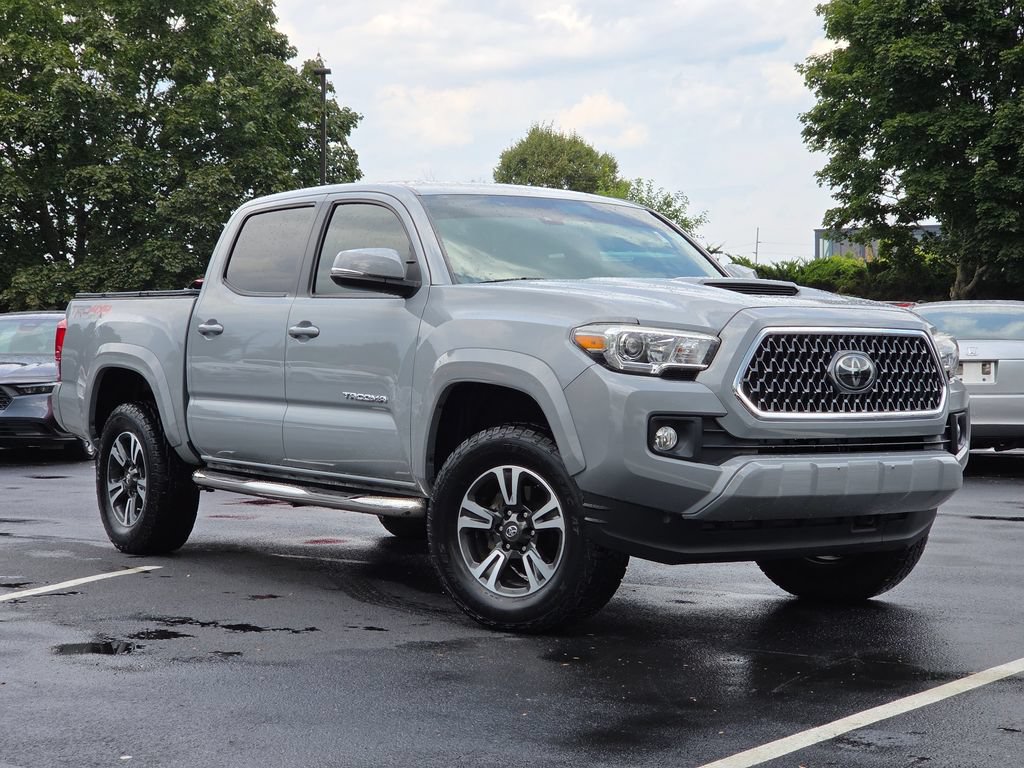 Used 2018 Toyota Tacoma TRD Sport w/ Technology Package AWD/4WD image 2