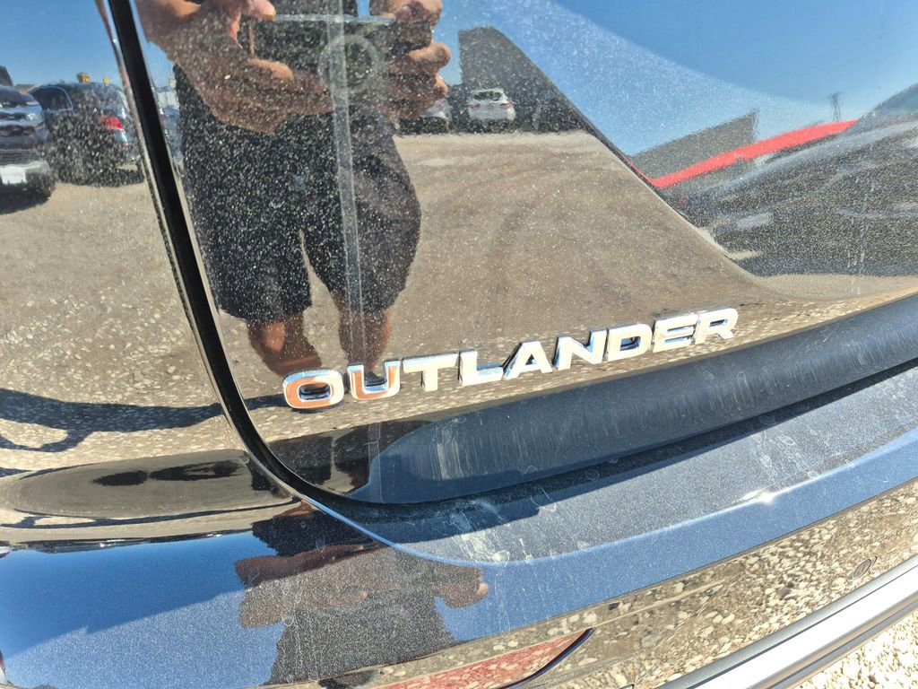 New 2026 Mitsubishi Outlander ES image 13