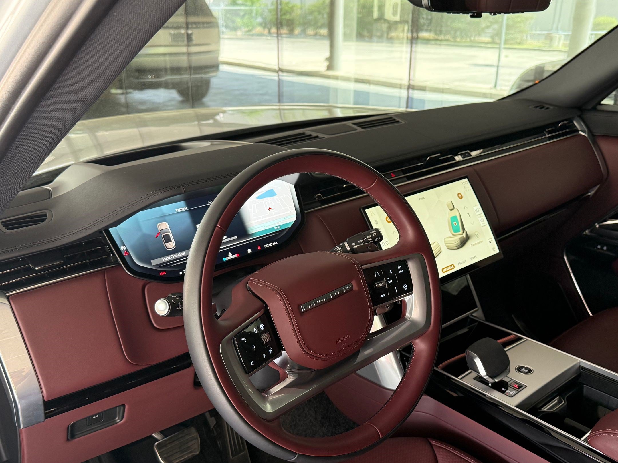 Certified 2025 Land Rover Range Rover SE AWD/4WD image 4