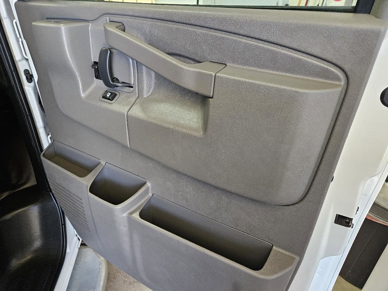 Used 2024 Chevrolet Express 2500 w/ Driver Convenience Package image 18