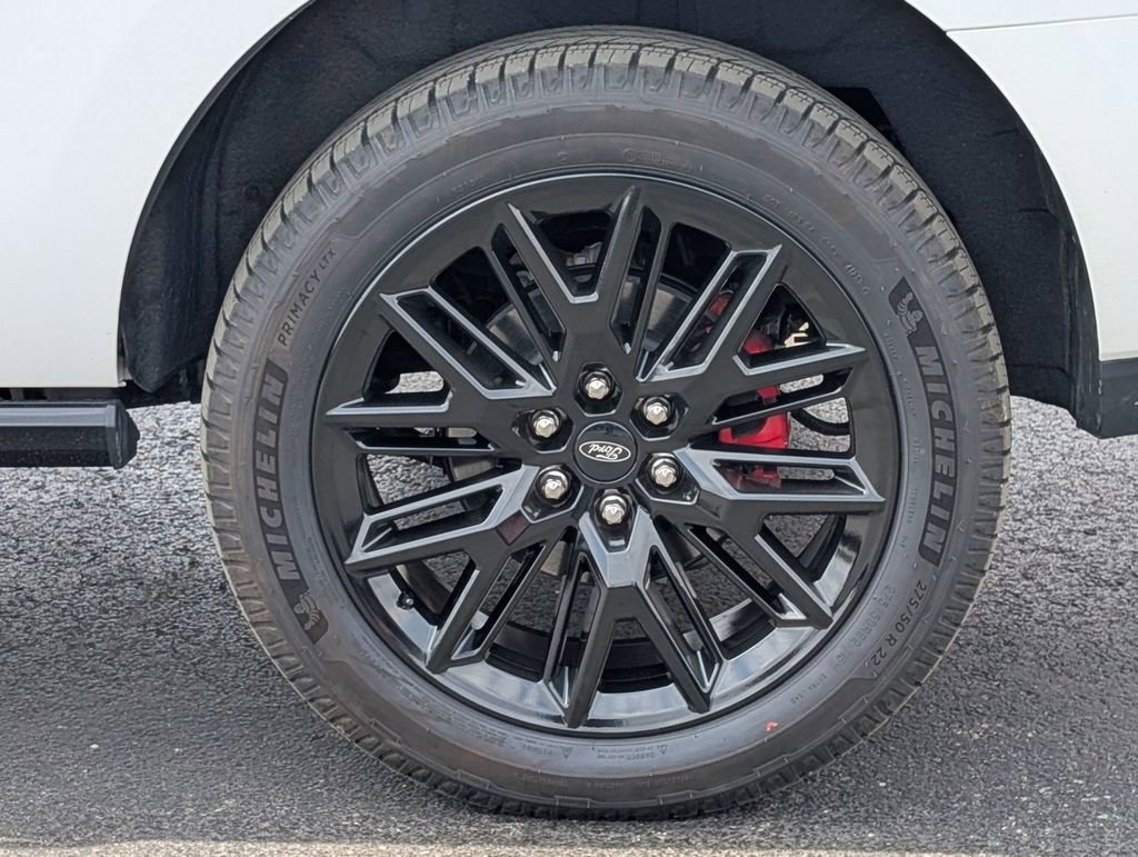 New 2025 Ford Expedition Platinum w/ Stealth Performance Package image 17