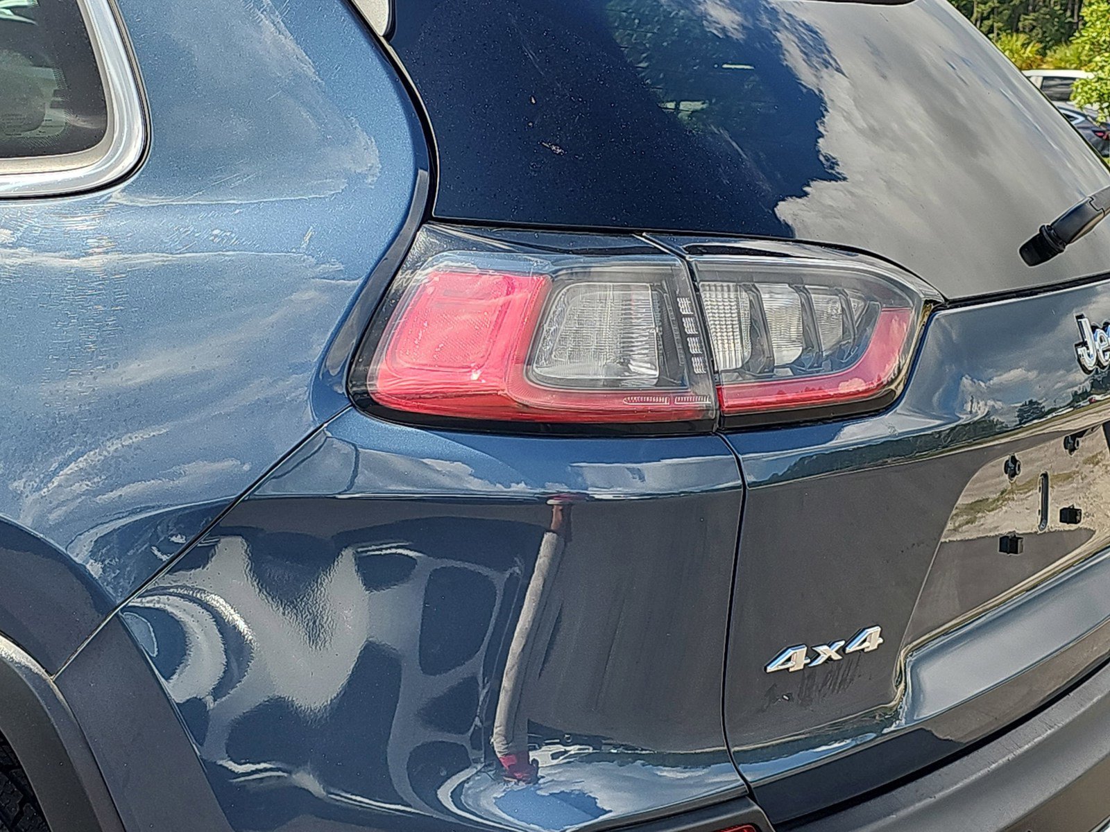 Used 2019 Jeep Cherokee Limited AWD/4WD image 33