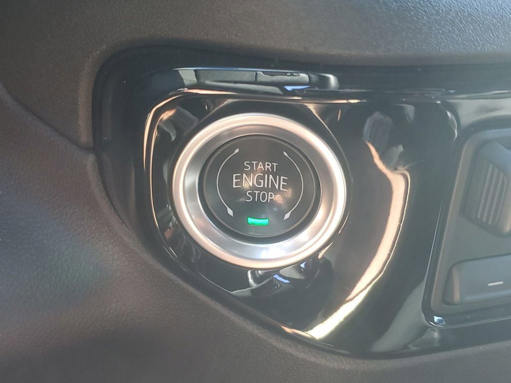 Used 2025 GMC Sierra 1500 SLT image 27