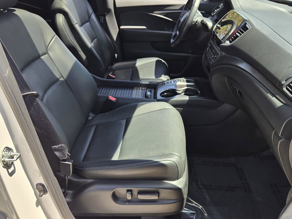 Certified 2023 Honda Passport EX-L image 17
