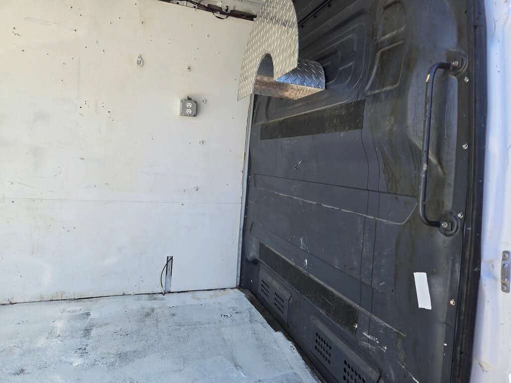 Used 2014 Mercedes-Benz Sprinter 2500 image 28