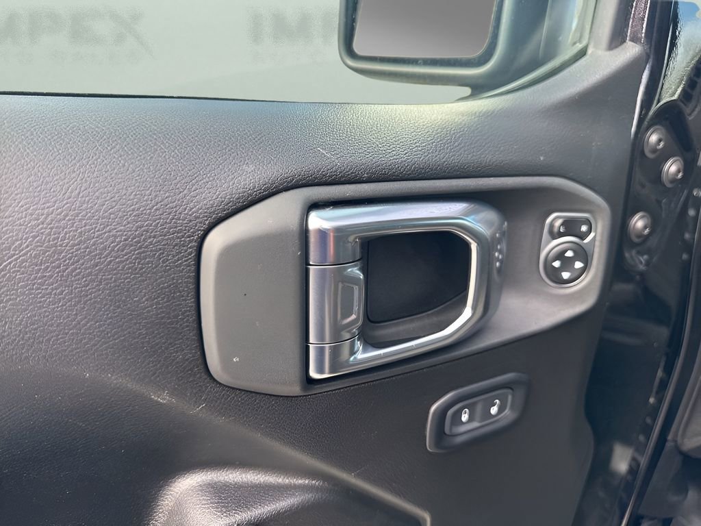 Used 2025 Jeep Wrangler Willys 4xe image 24