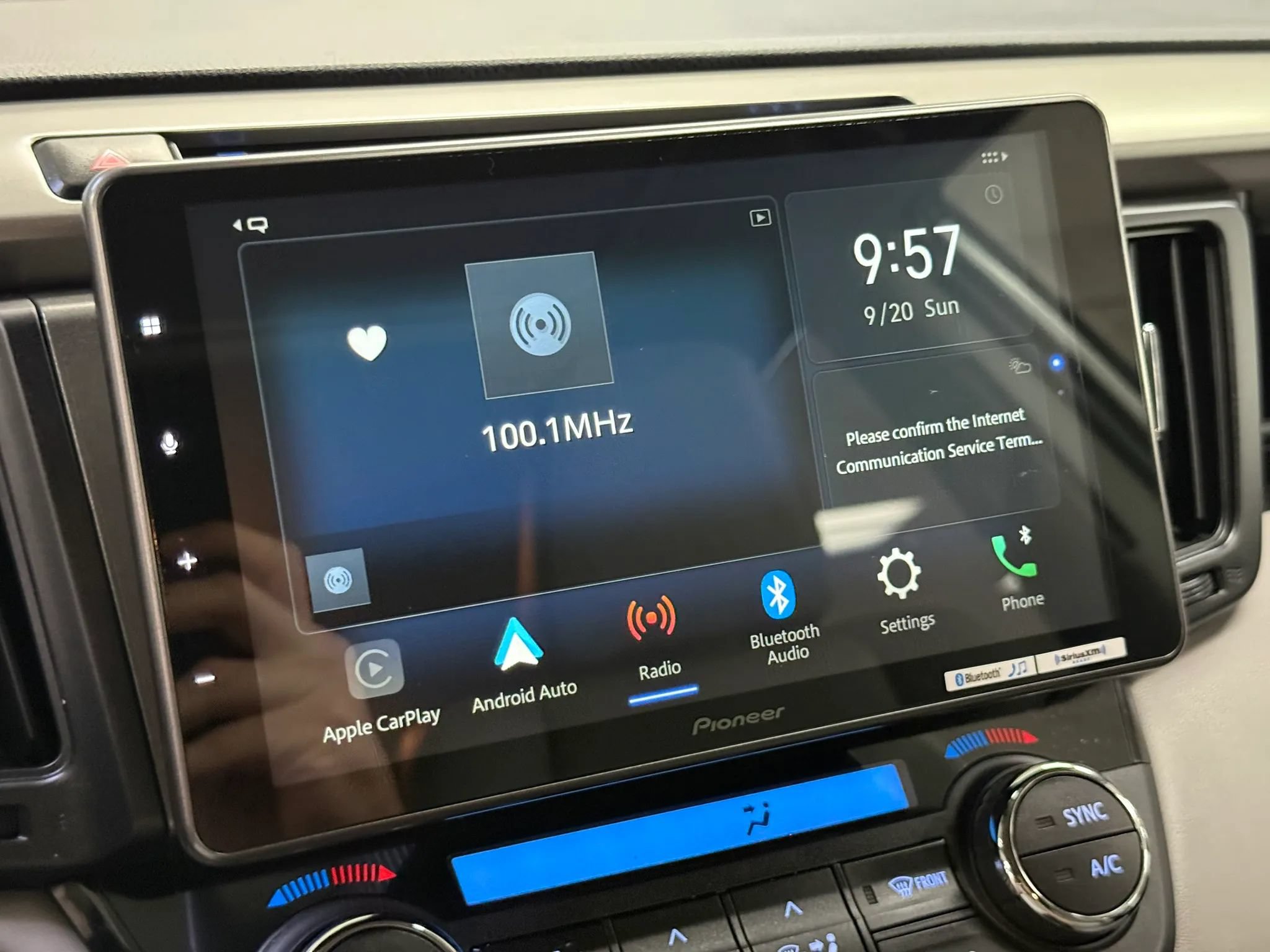 Used 2018 Toyota RAV4 Limited w/ Advanced Technology Package AWD/4WD image 23