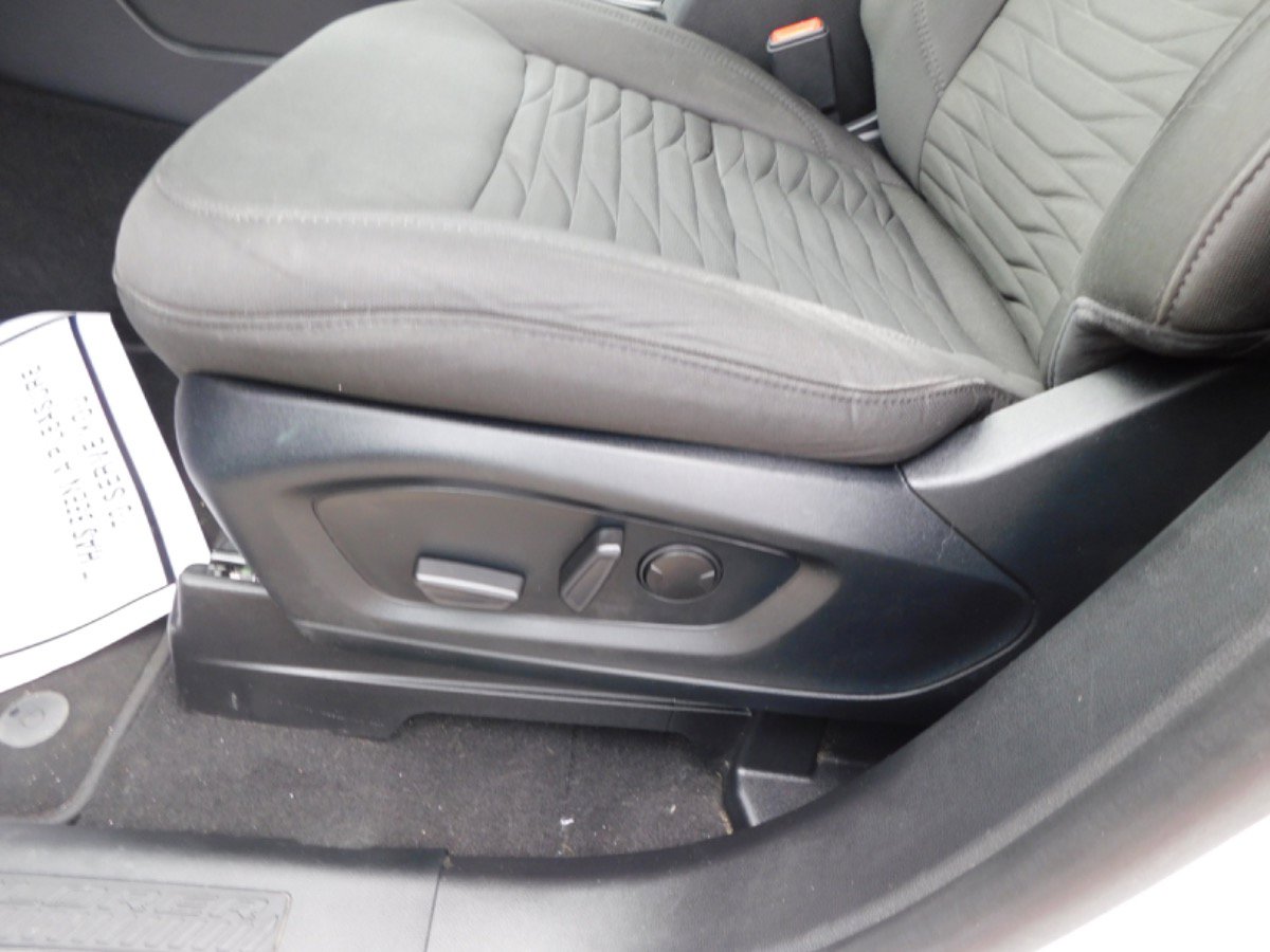 Used 2021 Ford Explorer XLT image 12