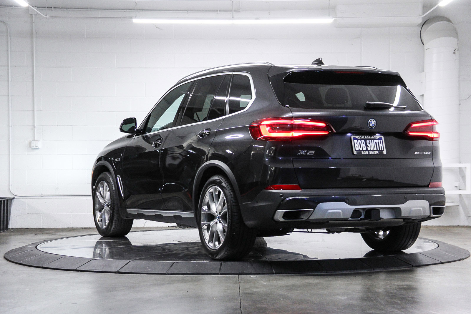 Certified 2023 BMW X5 xDrive45e w/ Parking Assistance Package image 4