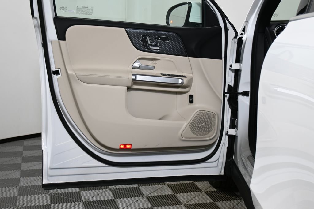 Certified 2026 Mercedes-Benz GLB 250 4MATIC image 29