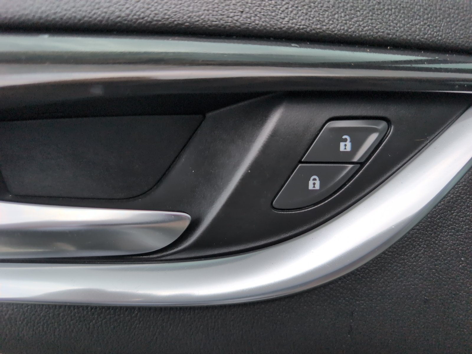 Used 2023 Buick Enclave Essence w/ Experience Buick Package FWD image 14