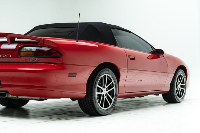 Used 2002 Chevrolet Camaro Z28 w/ SS Performance/Appearance Pkg RWD image 14