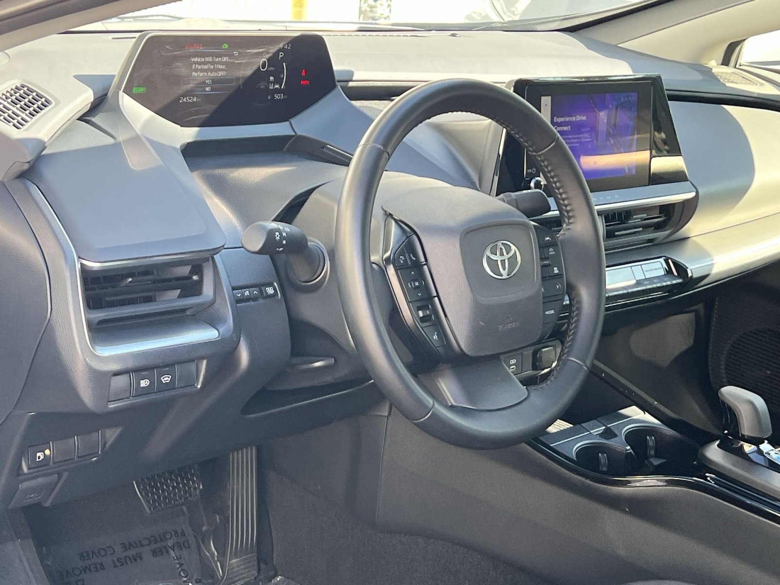 Used 2025 Toyota Prius LE FWD image 15