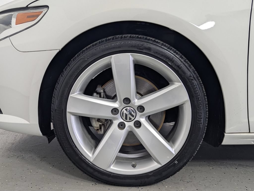 Used 2012 Volkswagen CC Lux FWD image 9