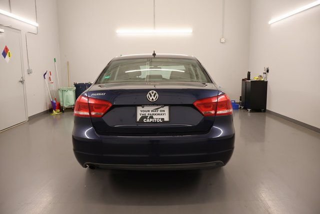 Used 2014 Volkswagen Passat 2.5 S FWD image 5