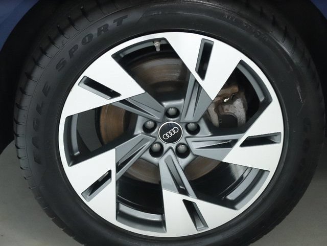 Used 2022 Audi e-tron Premium AWD/4WD image 13