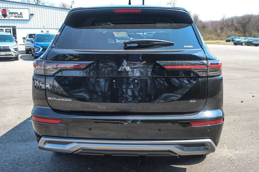 New 2026 Mitsubishi Outlander SE AWD/4WD image 10