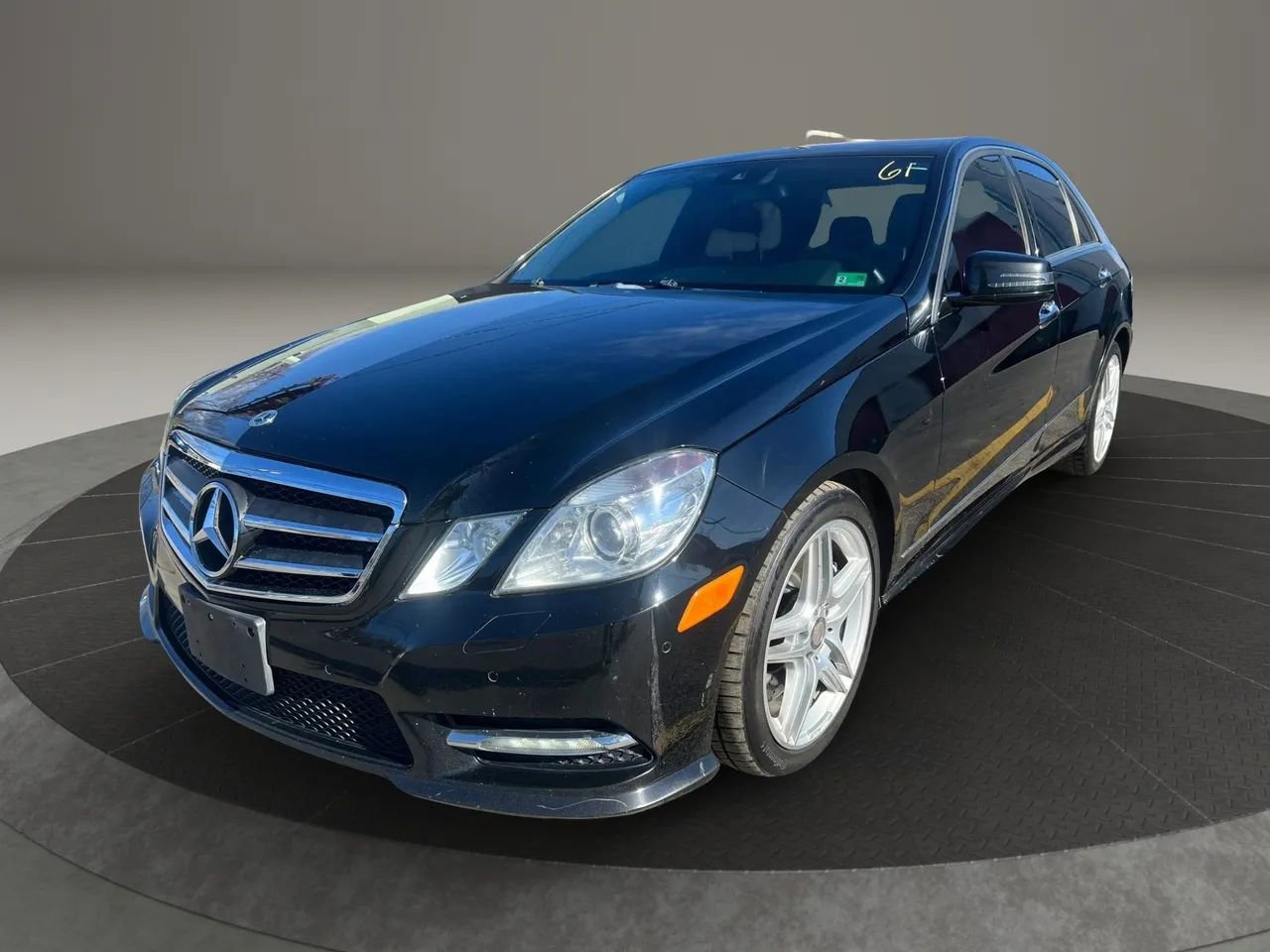 Used 2013 Mercedes-Benz E 550 4MATIC Sedan image 1