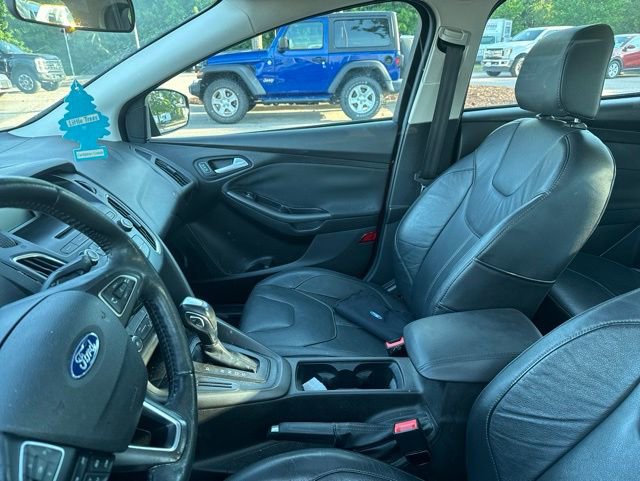 Used 2015 Ford Focus SE w/ Equipment Group 201A FWD image 8