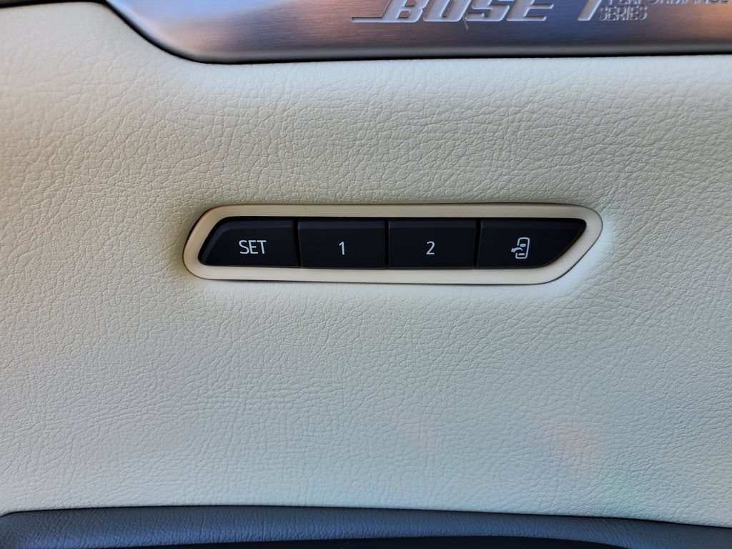 Certified 2023 Cadillac XT5 Premium Luxury AWD/4WD image 17