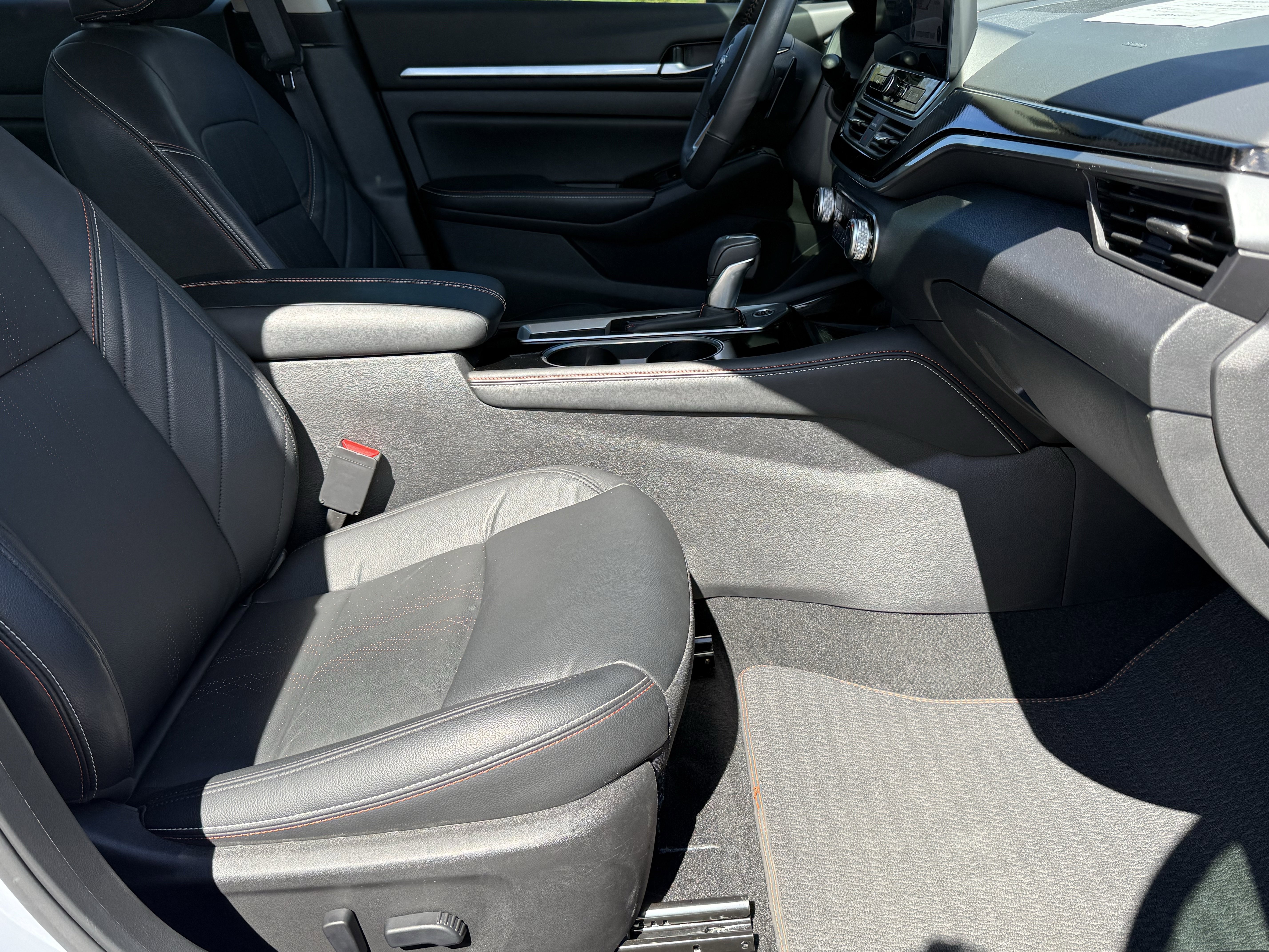 Used 2024 Nissan Altima 2.5 SR w/ SR Premium Package image 14