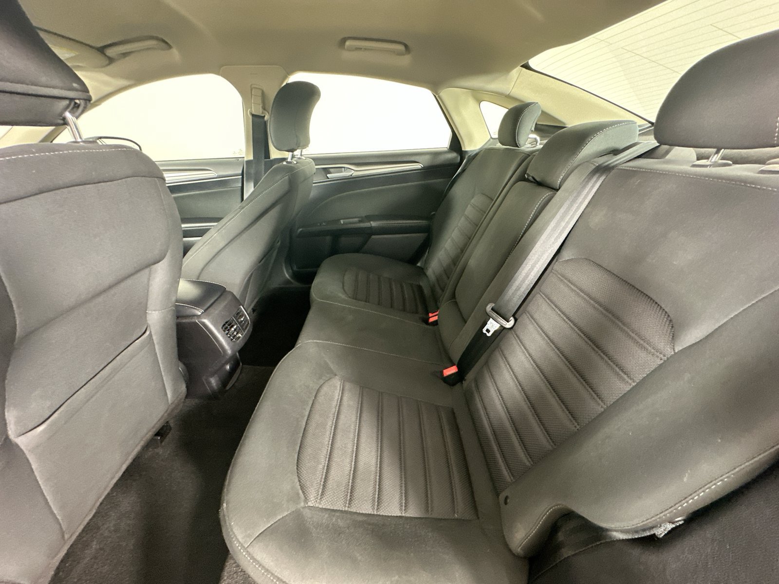 Used 2019 Ford Fusion SE FWD image 38