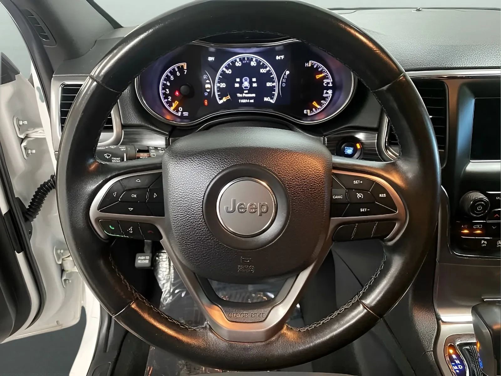 Used 2019 Jeep Grand Cherokee Laredo RWD image 19