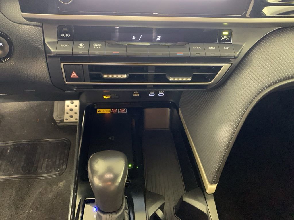 Used 2025 Toyota Camry SE image 25