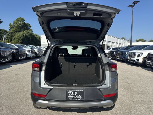 Used 2023 Chevrolet TrailBlazer LT AWD/4WD image 23