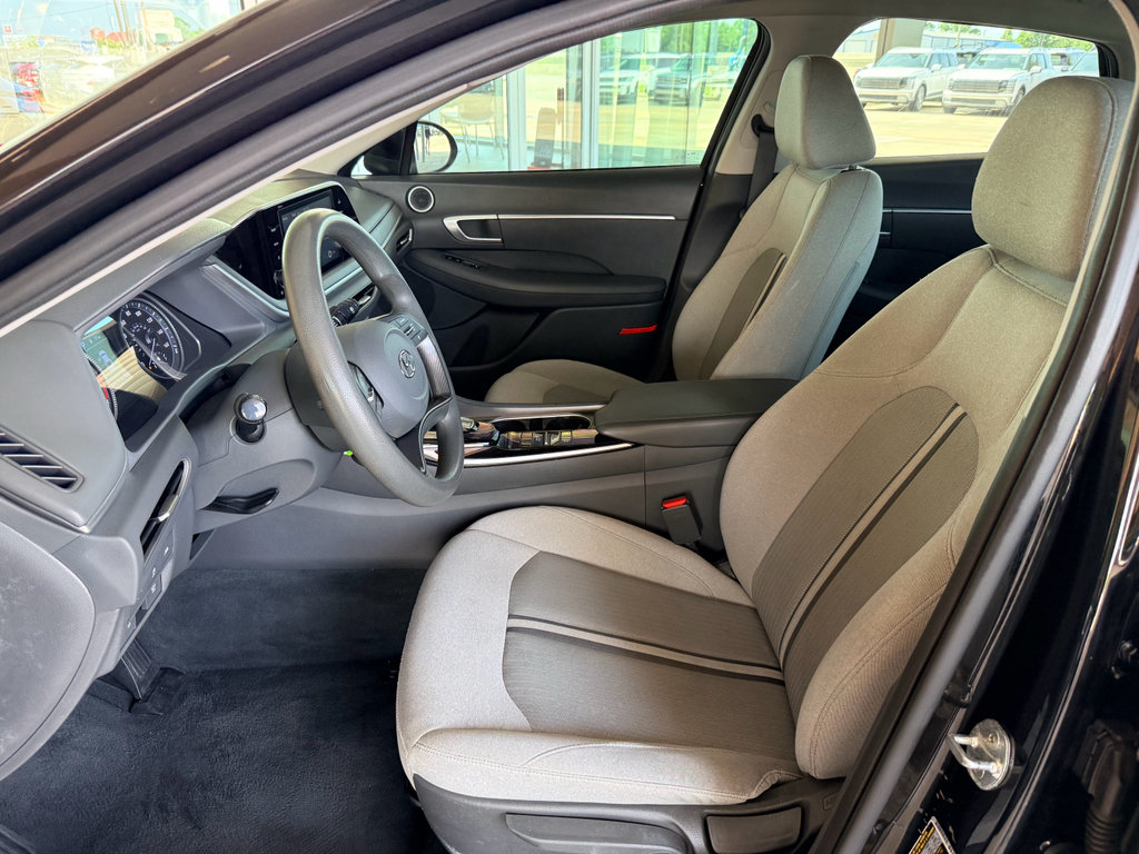 Used 2022 Hyundai Sonata SE w/ Cargo Package FWD image 11