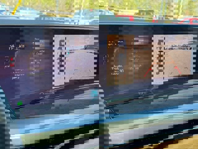 New 2025 Cadillac Escalade IQ Luxury 2 image 31