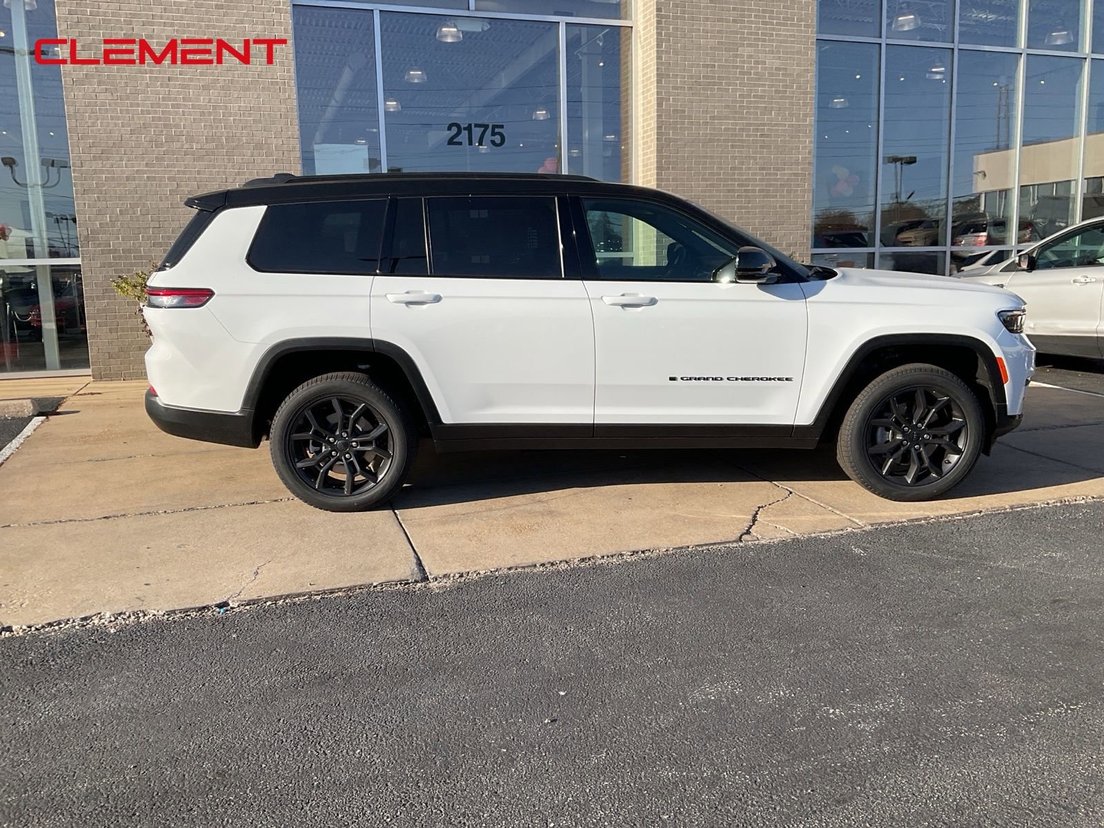New 2025 Jeep Grand Cherokee L Limited w/ Trailer Tow Package image 4
