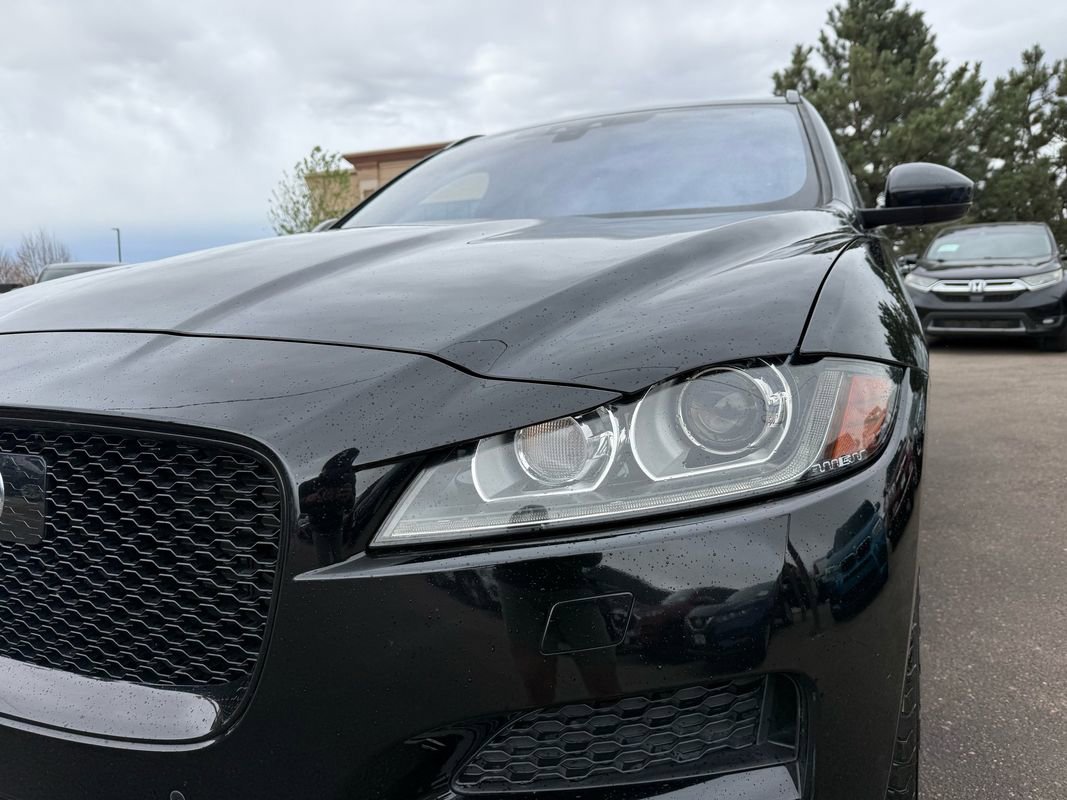 Used 2019 Jaguar F-PACE Premium image 10