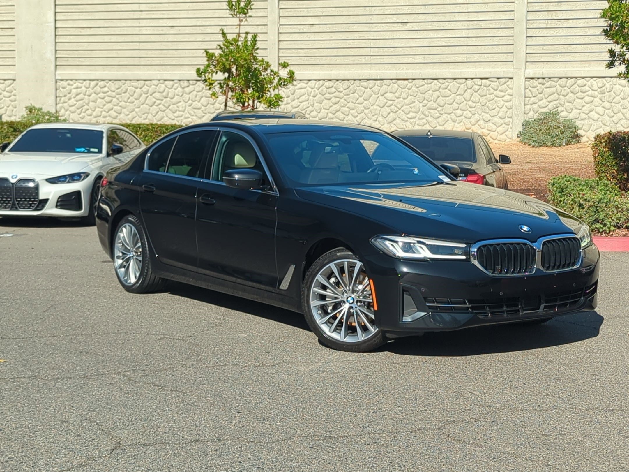 Used 2023 BMW 530i w/ Premium Package image 2