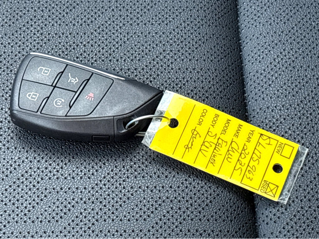 Used 2025 Chevrolet Equinox RS image 30